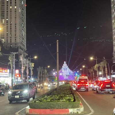 Quảng trường Tam Thắng